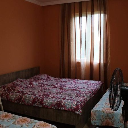 Guest House Barbi 코불레티 외부 사진