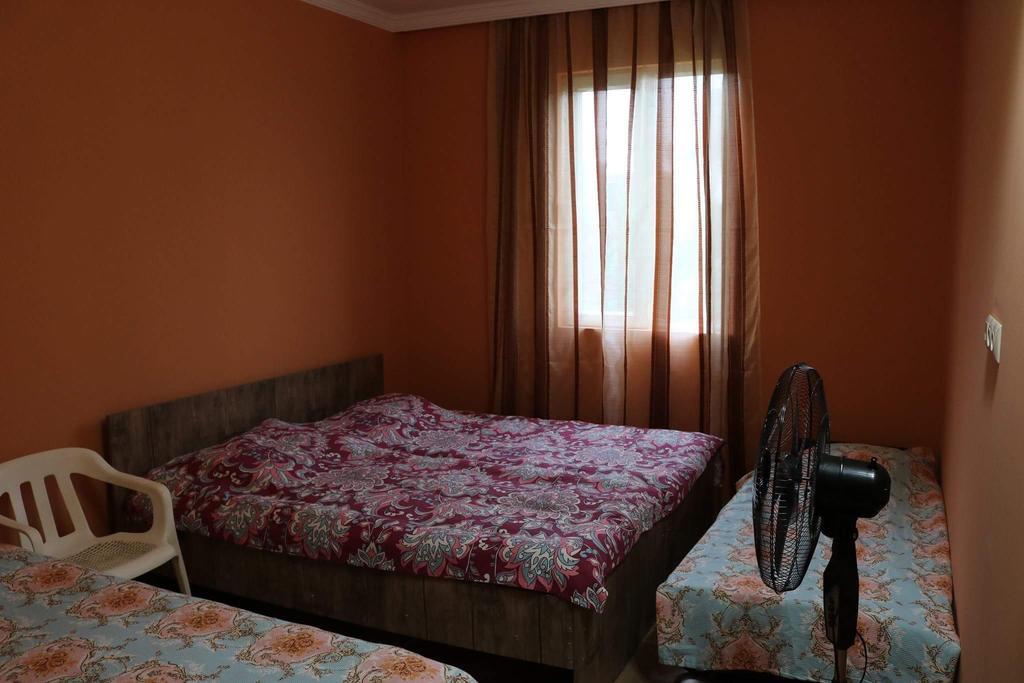 Guest House Barbi 코불레티 외부 사진